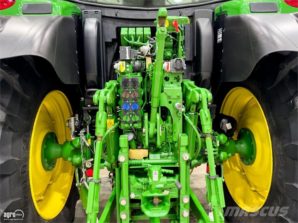 John Deere 6130R Traktorer