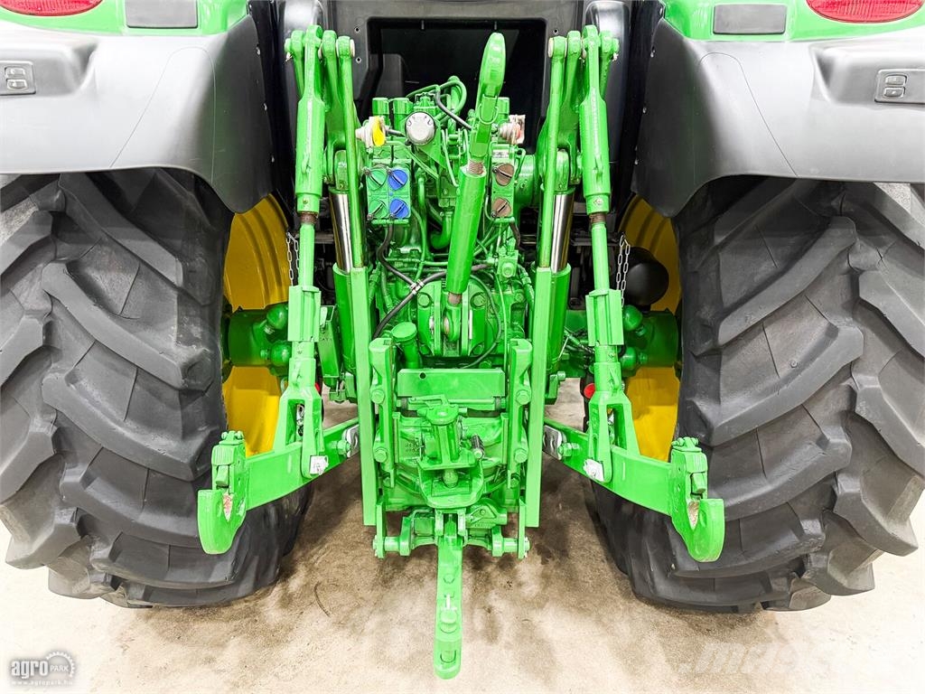 John Deere 6150R AutoQuad Plus 20/20 50 km/h váltó, rugózott الجرارات