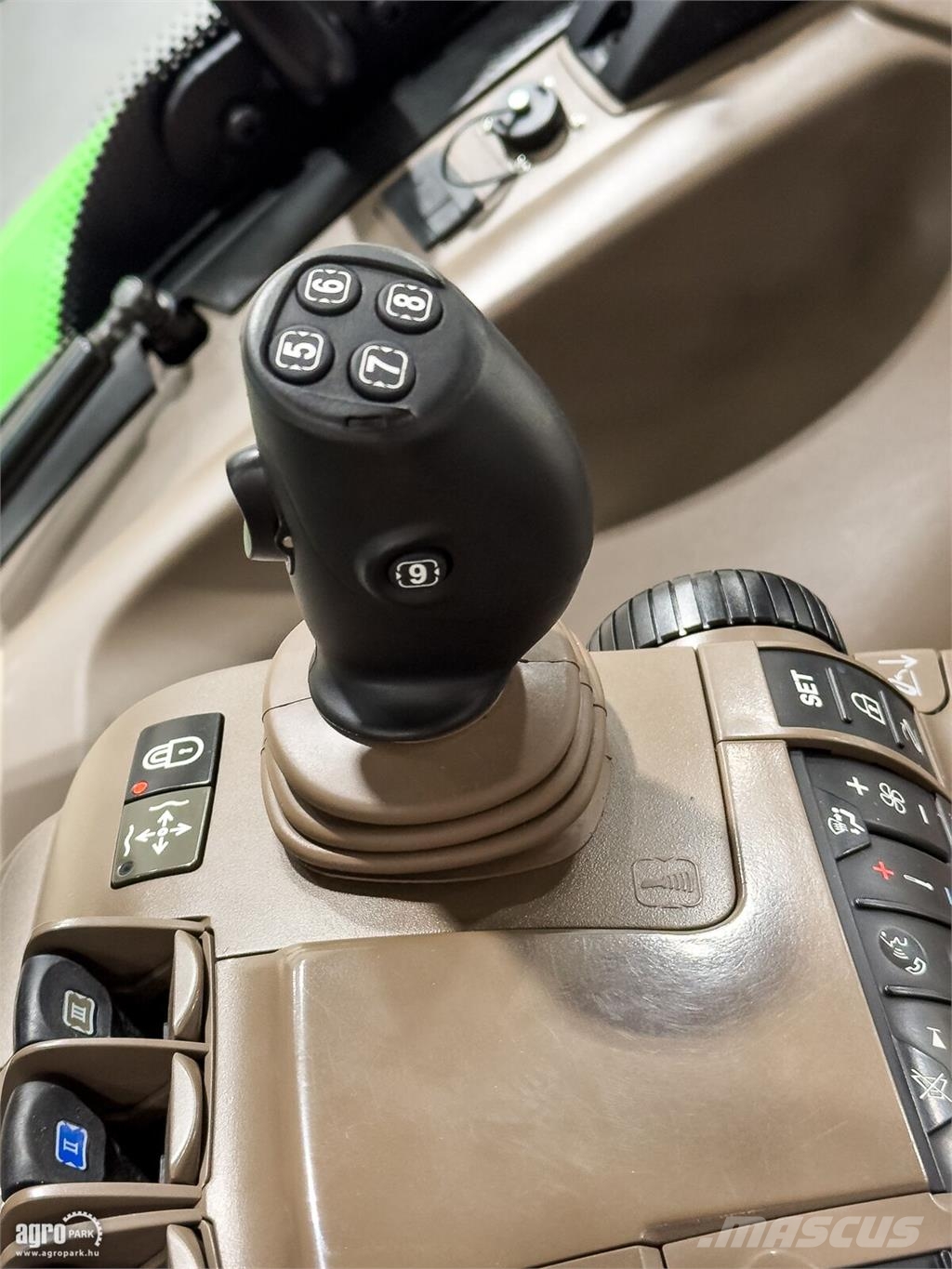 John Deere 6155R DirectDrive 24/24 50km/h váltó, rugózott híd Tractoren