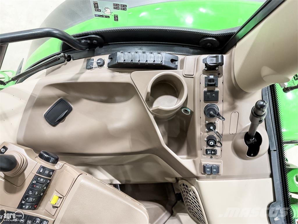 John Deere 6155R DirectDrive 24/24 50km/h váltó, rugózott híd Tractoren