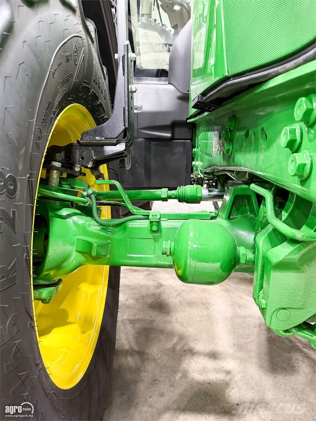John Deere 6155R DirectDrive 24/24 50km/h váltó, rugózott híd Traktoriai