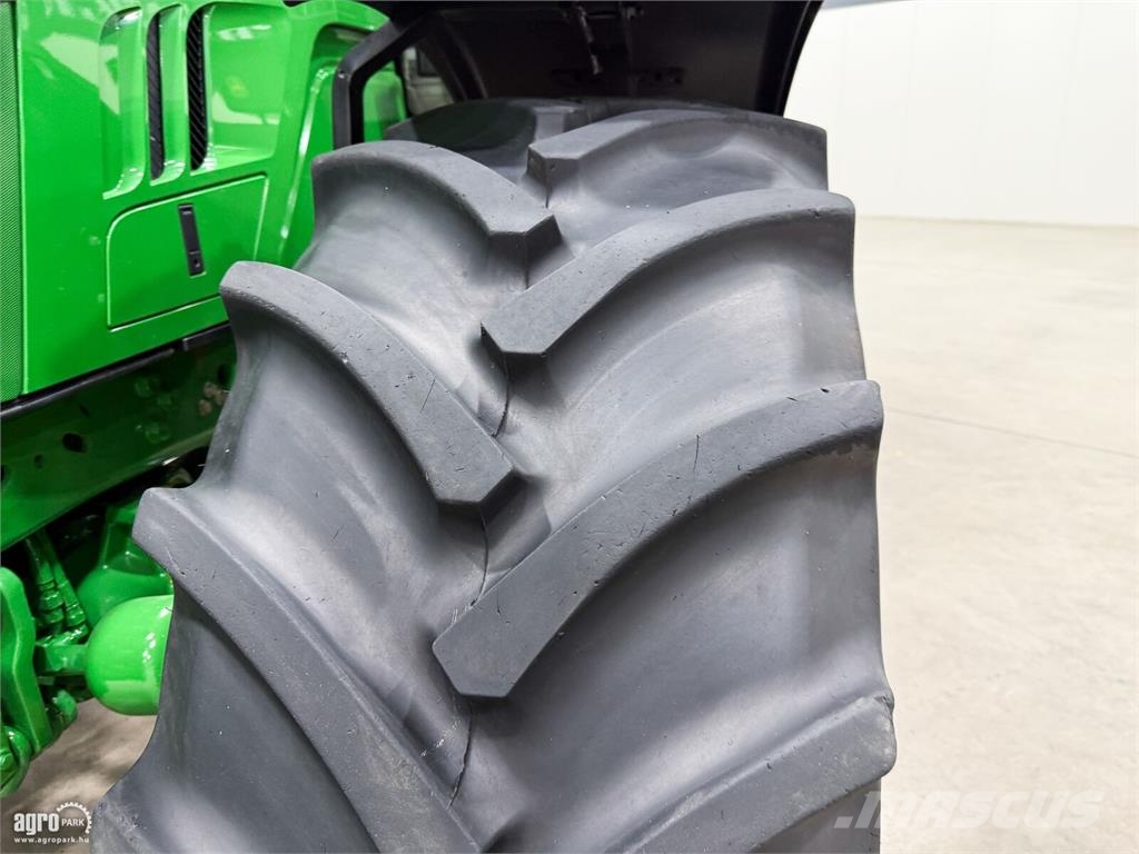 John Deere 6155R DirectDrive 24/24 50km/h váltó, rugózott híd Traktoriai