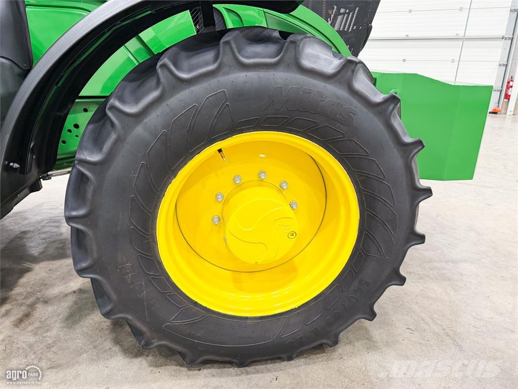 John Deere 6155R DirectDrive 24/24 50km/h váltó, rugózott híd Traktoriai
