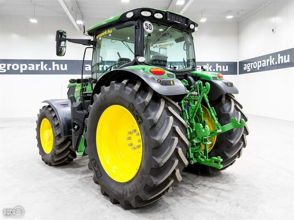 John Deere 6155R DirectDrive 24/24 50km/h váltó, rugózott híd Tractoren