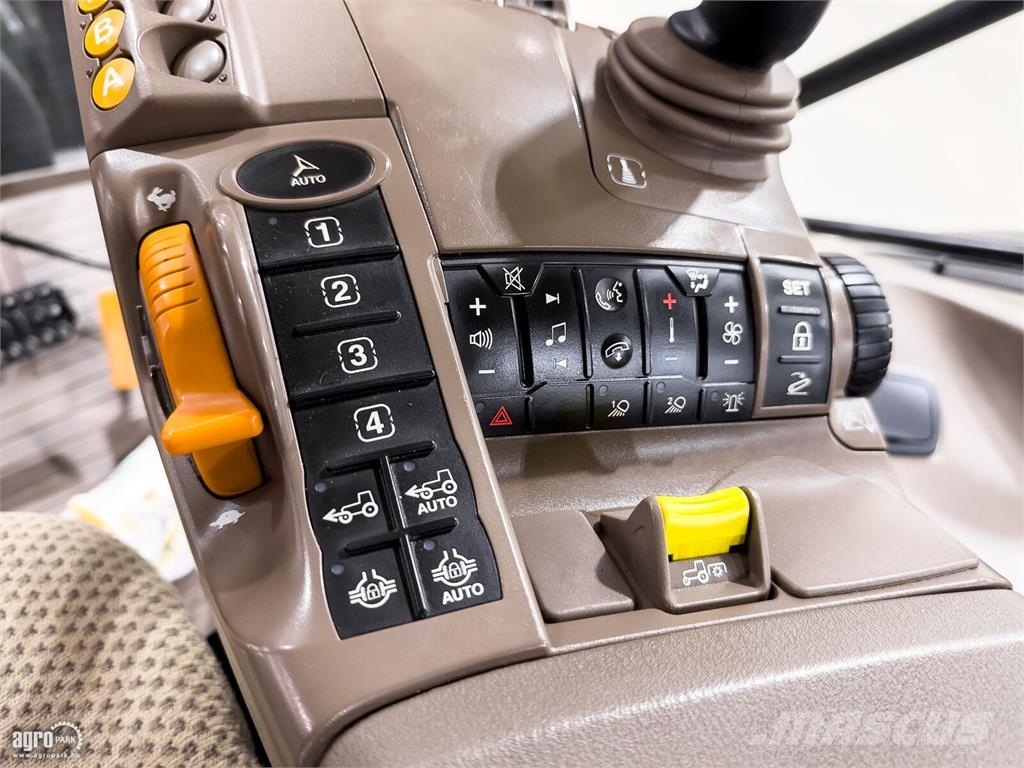 John Deere 6155R traktor, DirectDrive 50 km/h, rugózott híd,  Tractores