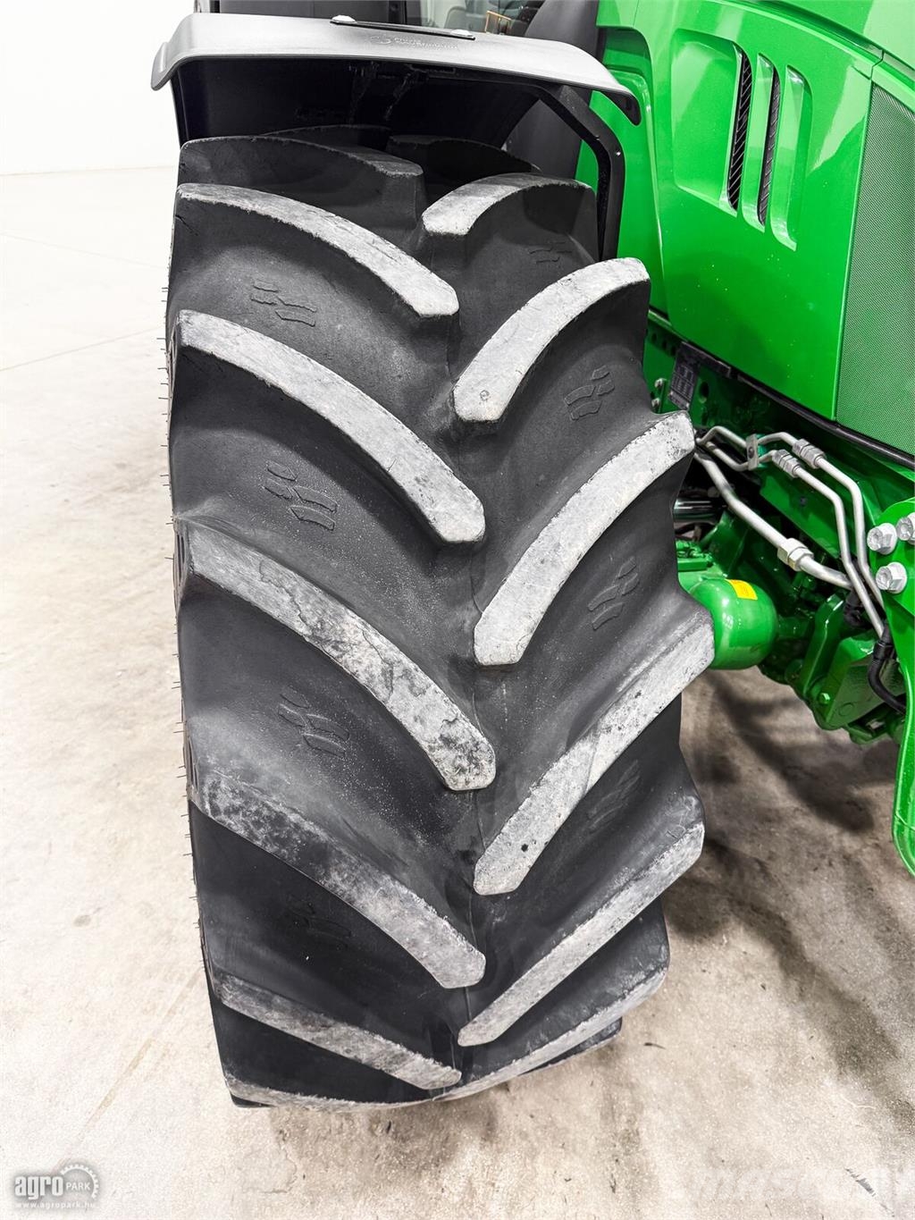 John Deere 6195R DirectDrive 24/24 50 km/h váltó, rugózott hí Traktori