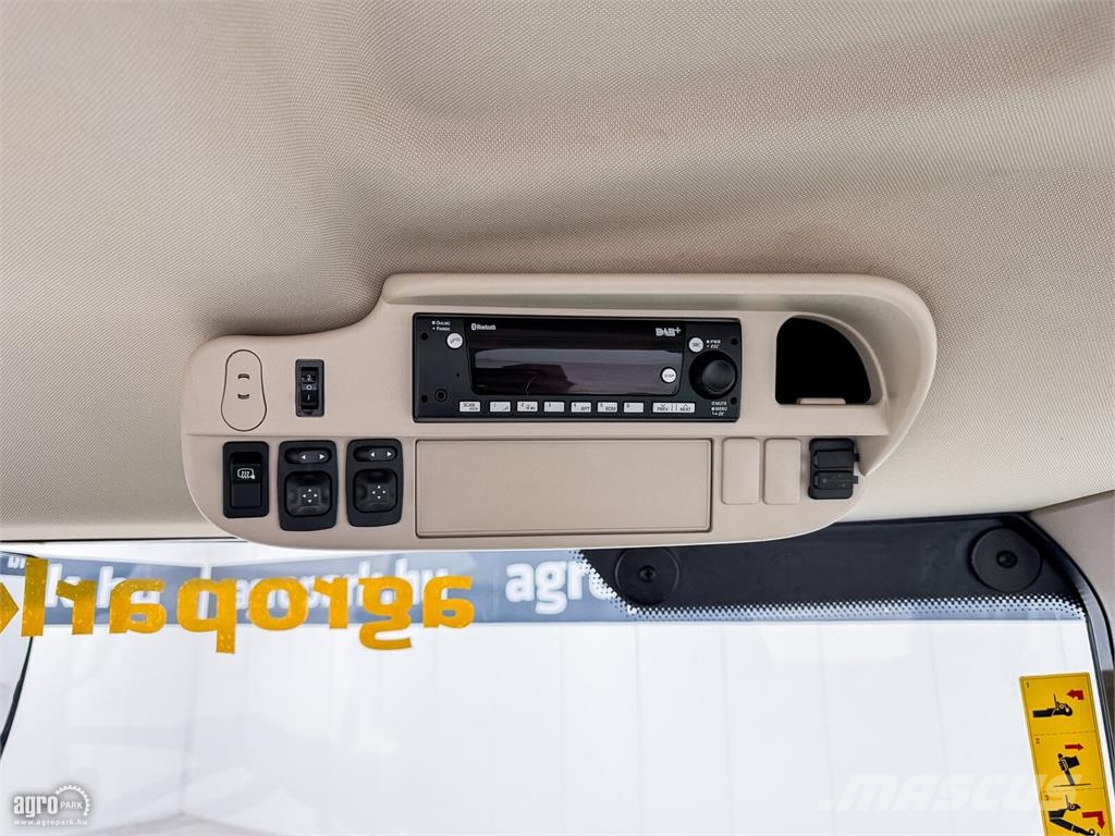 John Deere 6215R AutoPowr IVT 50 km/h váltó, rugózott híd, ru Traktori