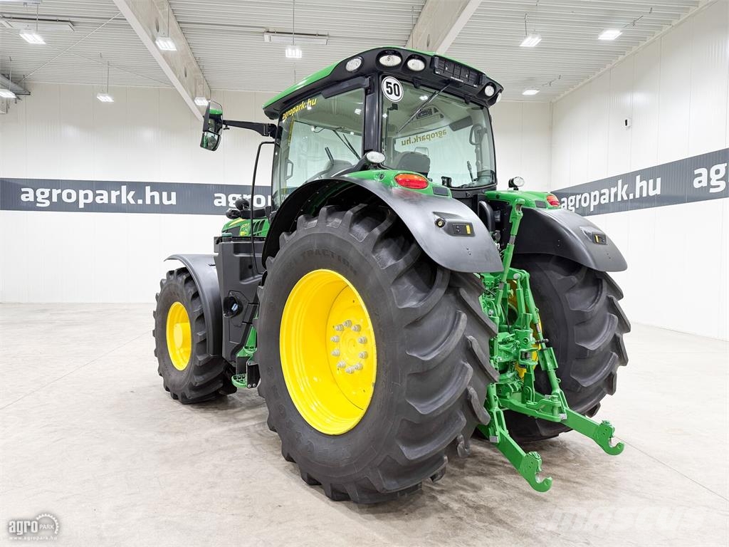 John Deere 6215R AutoQuad Plus 20/20 50 km/h váltó, rugózott  Traktori