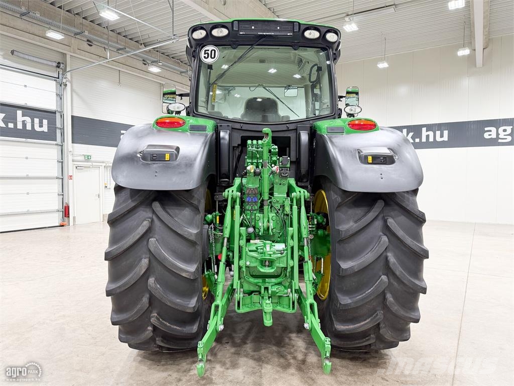 John Deere 6215R AutoQuad Plus 20/20 50 km/h váltó, rugózott  Traktori