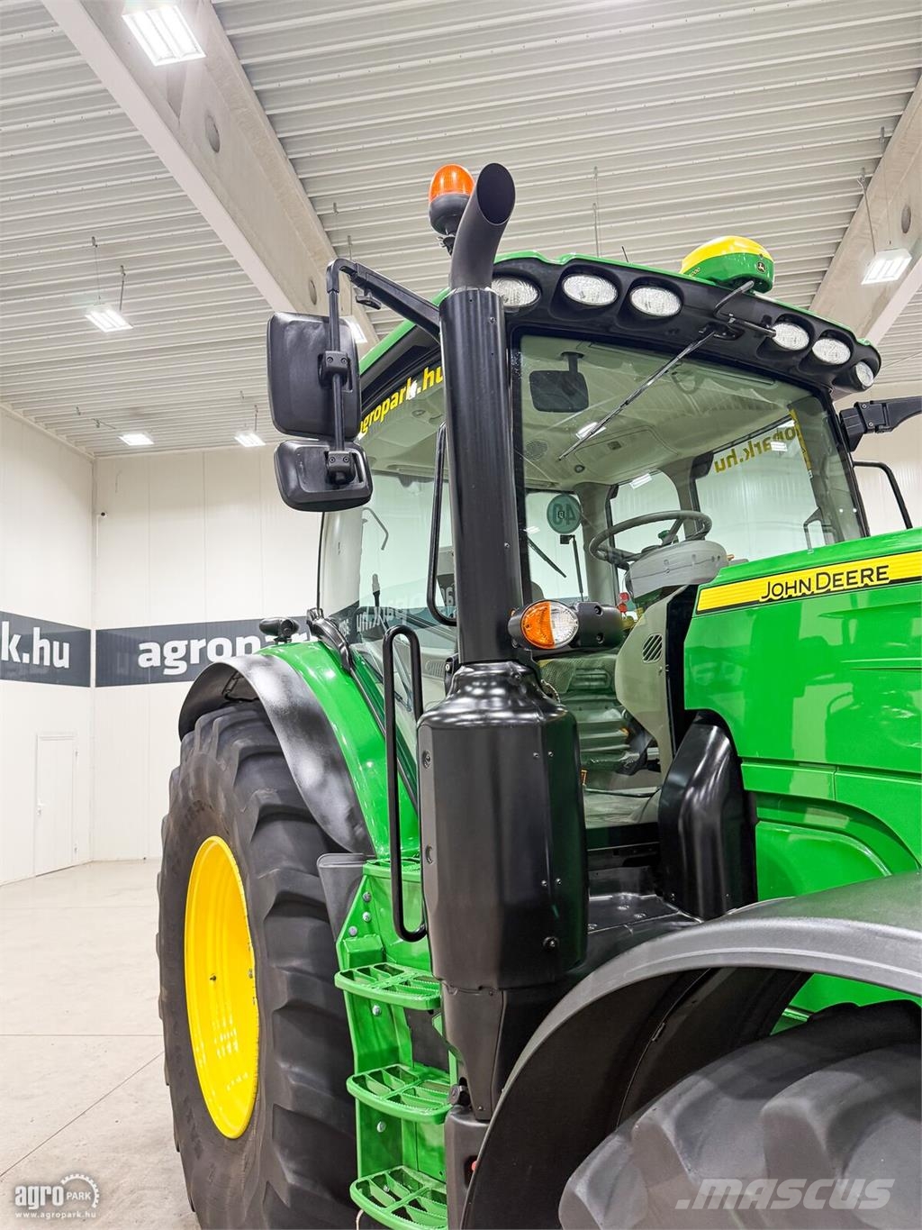 John Deere 6215R DirectDrive Eco 24/24 40 km/h, rugózott híd, Traktory
