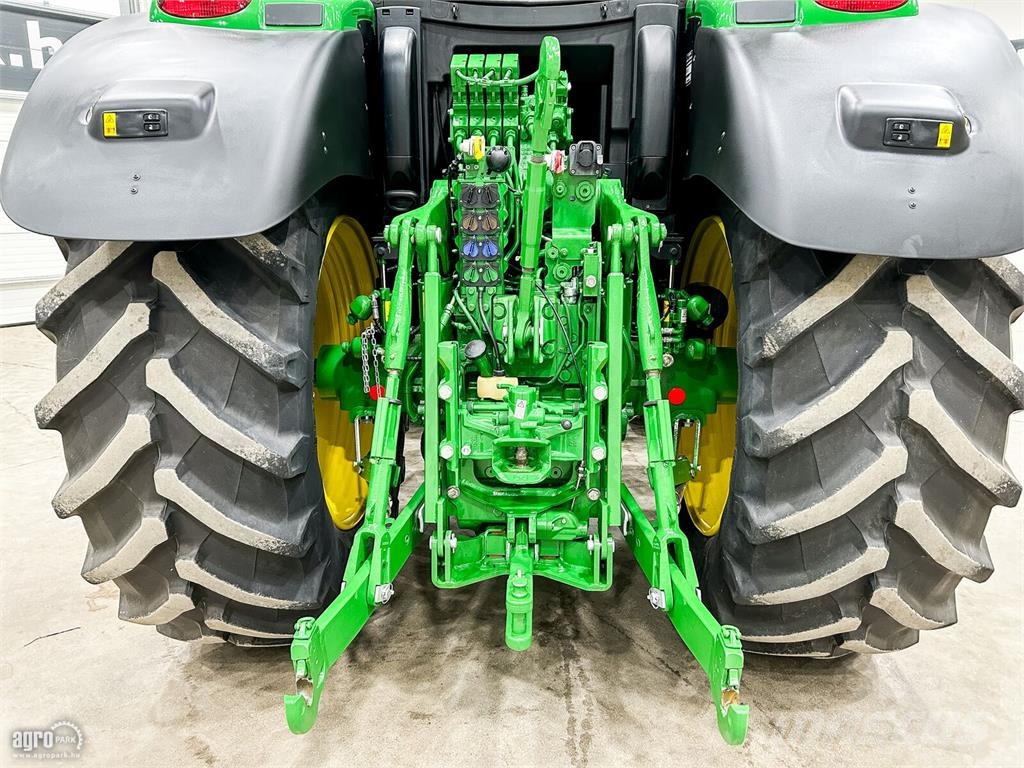 John Deere 6215R DirectDrive Eco 24/24 50 km/h váltó, rugózot Traktori
