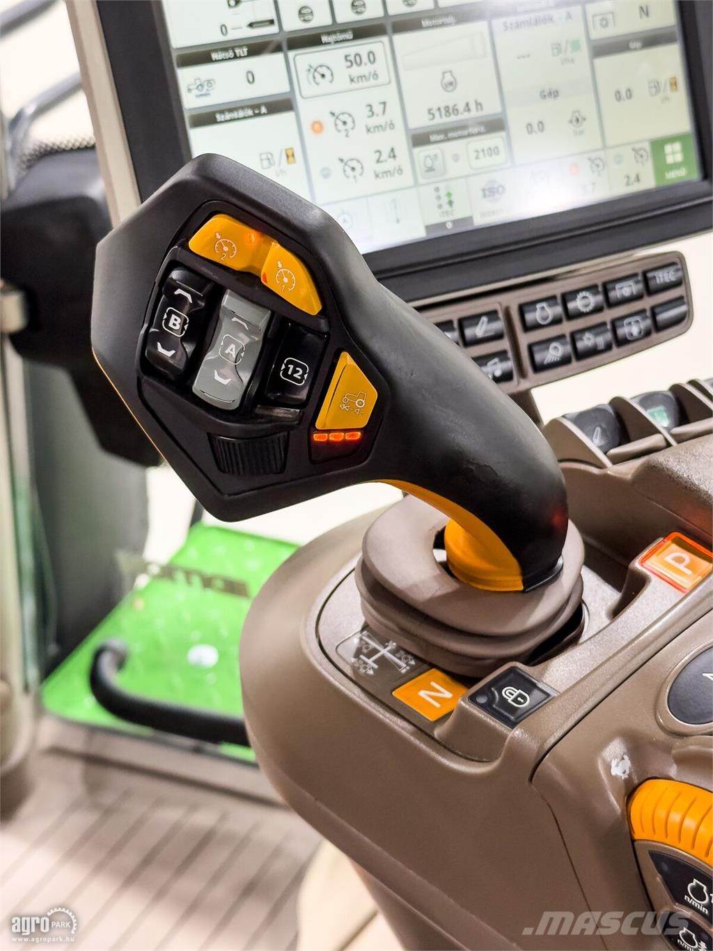 John Deere 6250R AutoPowr IVT 50 km/h, rugózott híd, rugózott Traktori