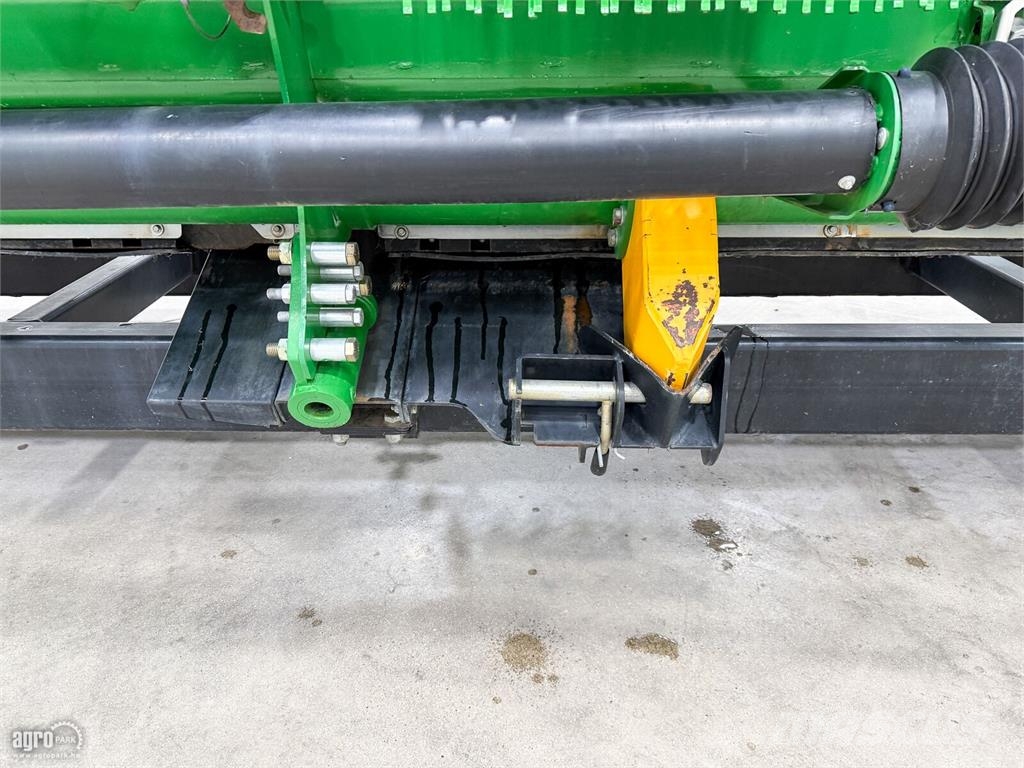 John Deere 640X 12,2 m VARIO vágóasztal, repce oldalkaszák, k Kombajnove hlavice