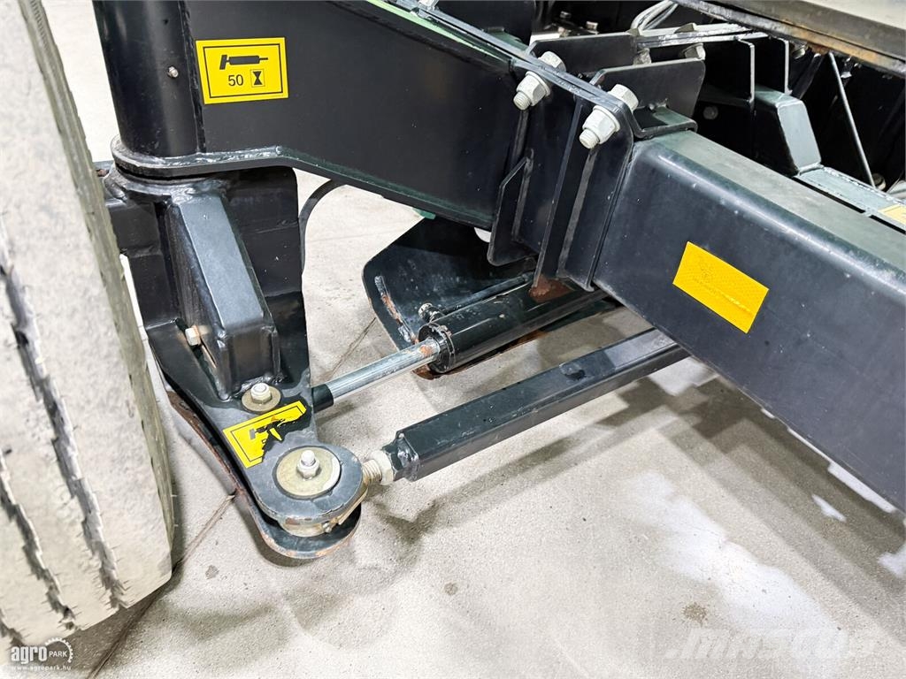 John Deere 640X 12,2 m VARIO vágóasztal, repce oldalkaszák, k Kombajnove hlavice