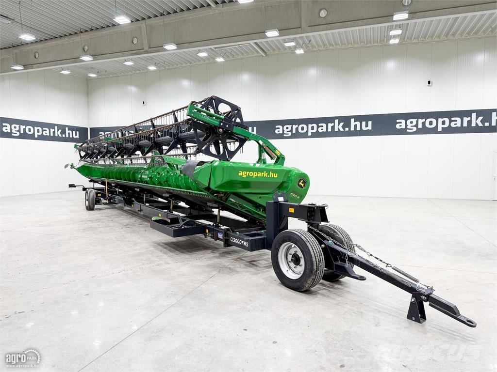 John Deere 640X 12,2 m VARIO vágóasztal, repce oldalkaszák, k Kombajnove hlavice
