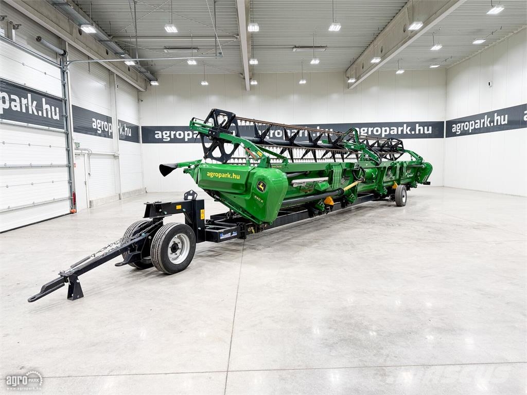 John Deere 640X 12,2 m VARIO vágóasztal, repce oldalkaszák, k Kombajnove hlavice