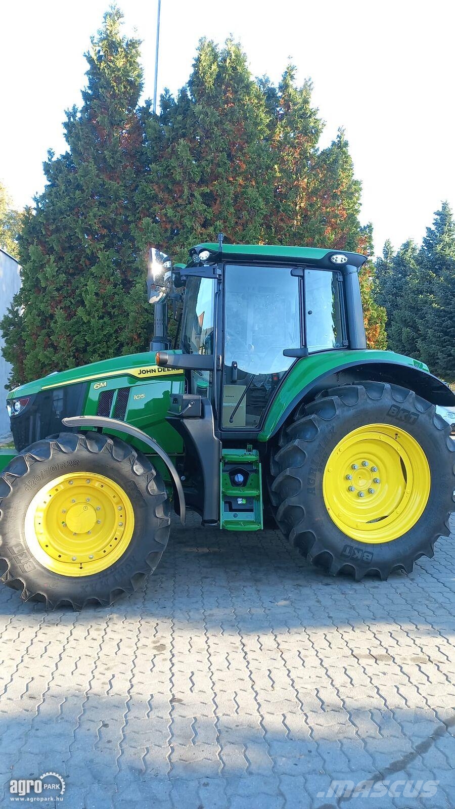 John Deere 6M 105 AutoQuad Plus Eco 24/24 40 km/h váltó, rugó Traktoren