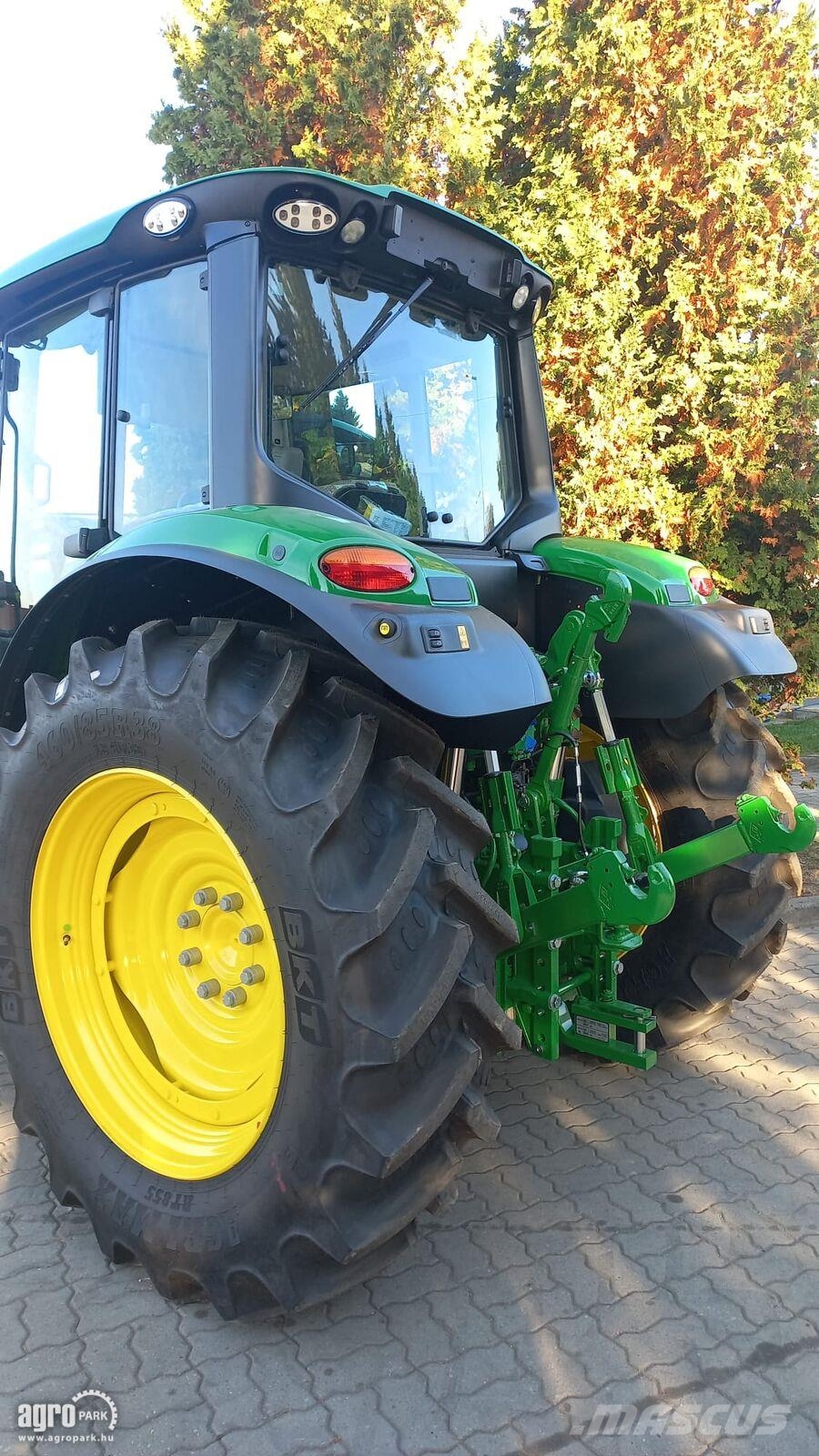 John Deere 6M 105 AutoQuad Plus Eco 24/24 40 km/h váltó, rugó Traktoren