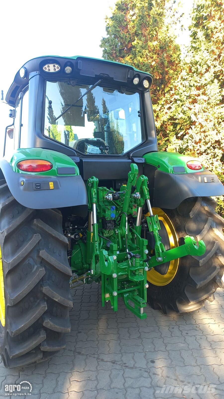 John Deere 6M 105 AutoQuad Plus Eco 24/24 40 km/h váltó, rugó Traktoren