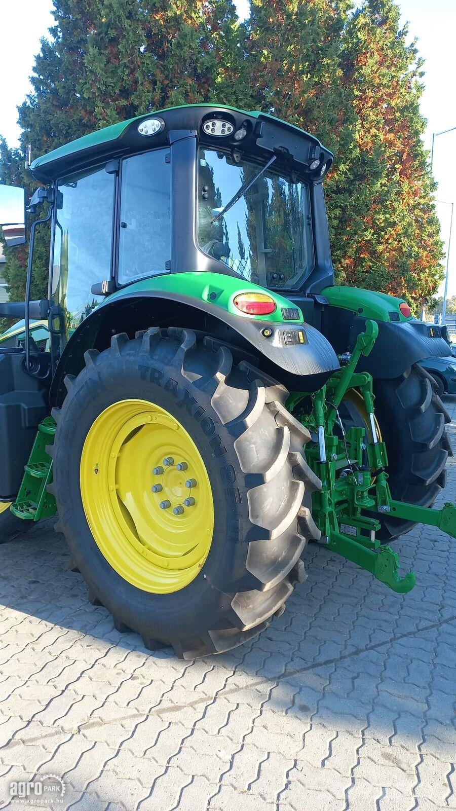 John Deere 6M 105 AutoQuad Plus Eco 24/24 40 km/h váltó, rugó Traktoren