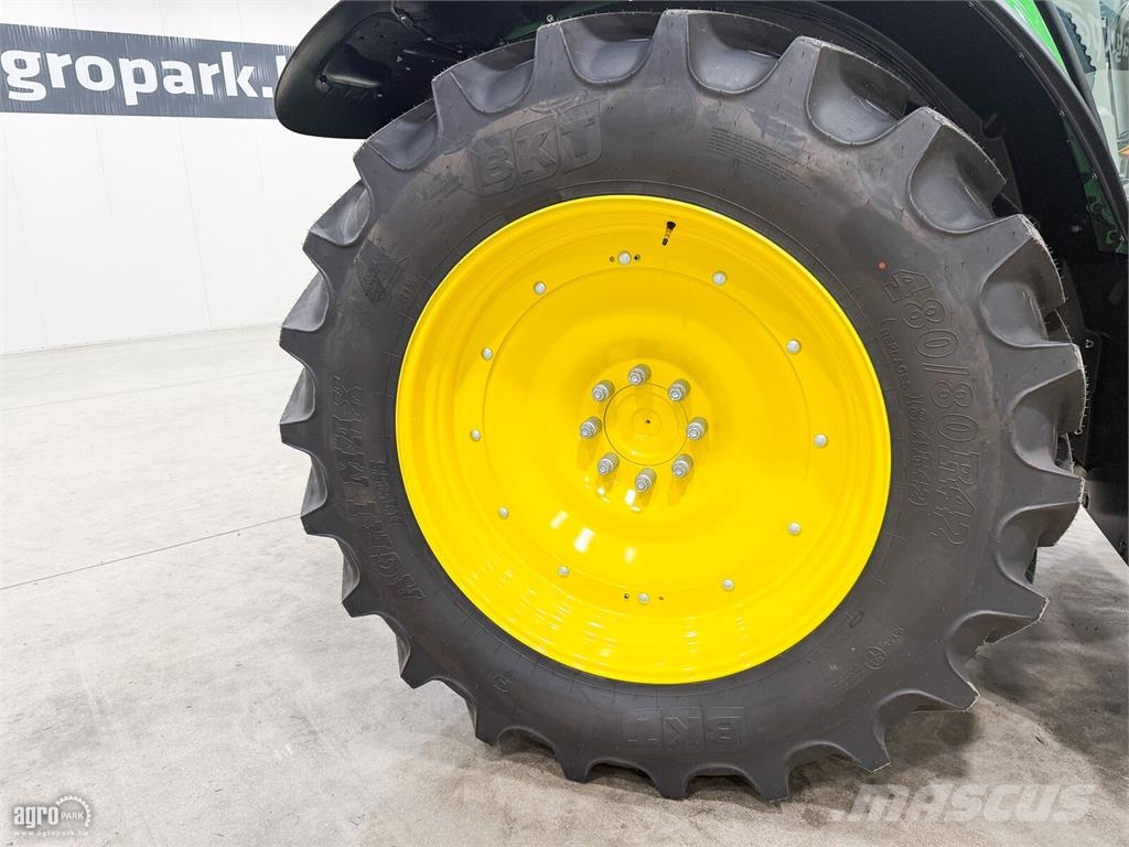 John Deere 6M 155 AutoQuad Plus 20/20 50 km/h váltó, rugózott الجرارات