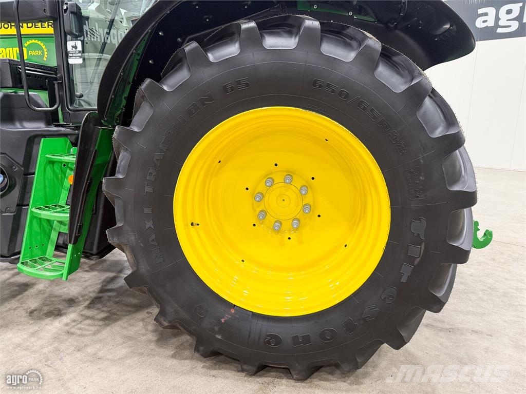 John Deere 6M 155 AutoQuad Plus 20/20 50 km/h váltó, rugózott Traktoren
