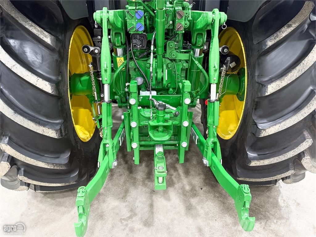 John Deere 6M 155 AutoQuad Plus 20/20 50 km/h váltó, rugózott Traktoren