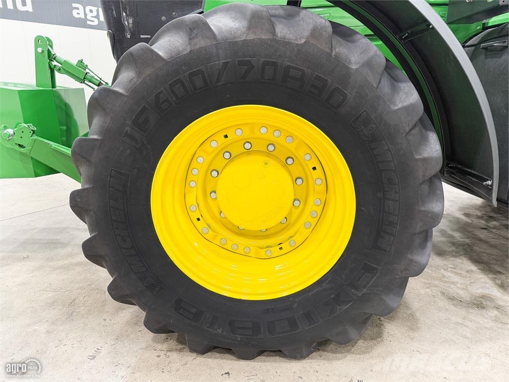 John Deere 7230R e23 Powershift 40 km/h, rugózott híd, Active الجرارات
