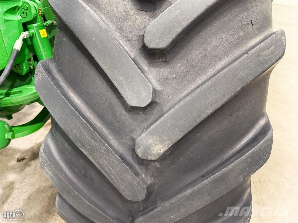 John Deere 7230R e23 Powershift 40 km/h, rugózott híd, Active الجرارات