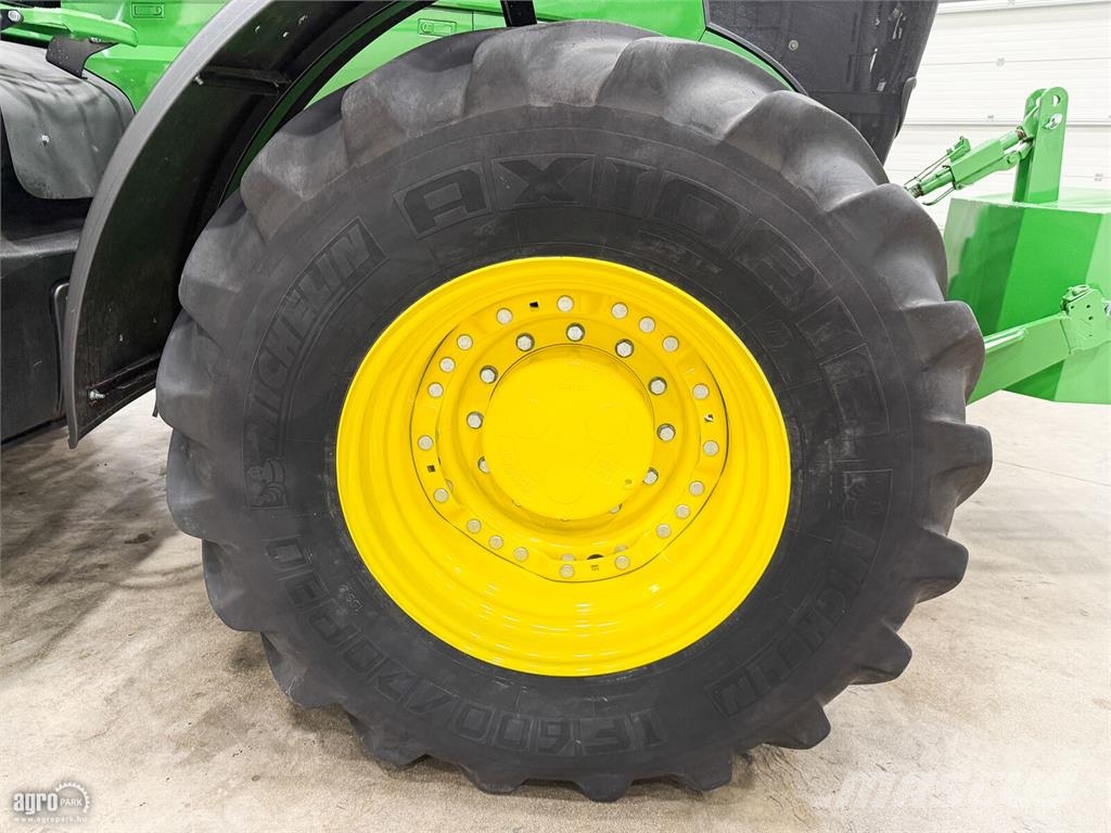 John Deere 7230R e23 Powershift 40 km/h, rugózott híd, Active الجرارات
