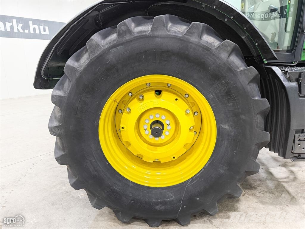 John Deere 7230R e23 Powershift 40 km/h, rugózott híd, Active الجرارات