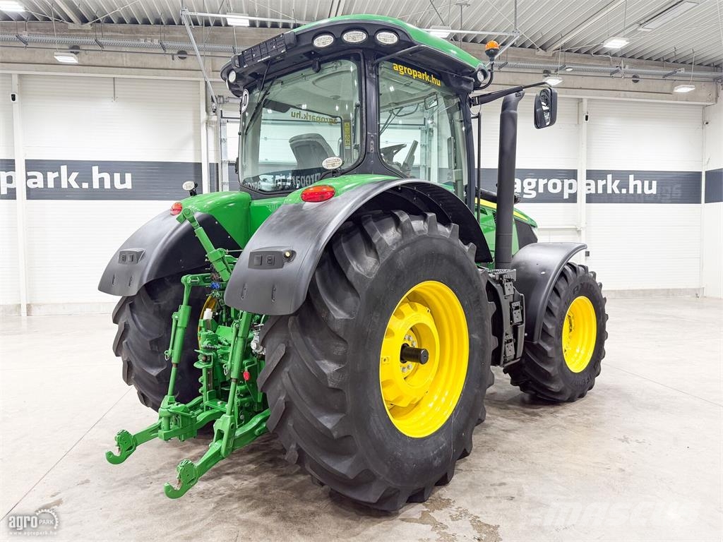 John Deere 7230R e23 Powershift 40 km/h, rugózott híd, Active الجرارات