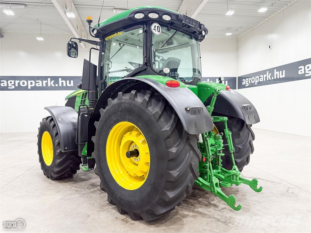 John Deere 7230R e23 Powershift 40 km/h, rugózott híd, Active الجرارات