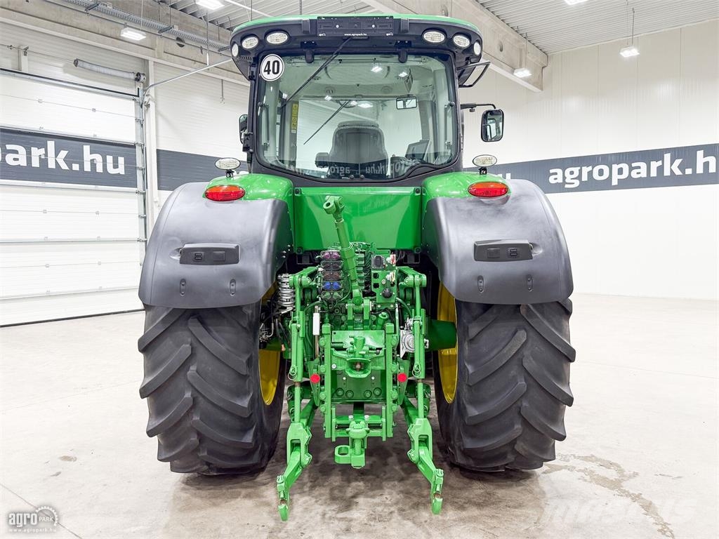 John Deere 7230R e23 Powershift 40 km/h, rugózott híd, Active الجرارات