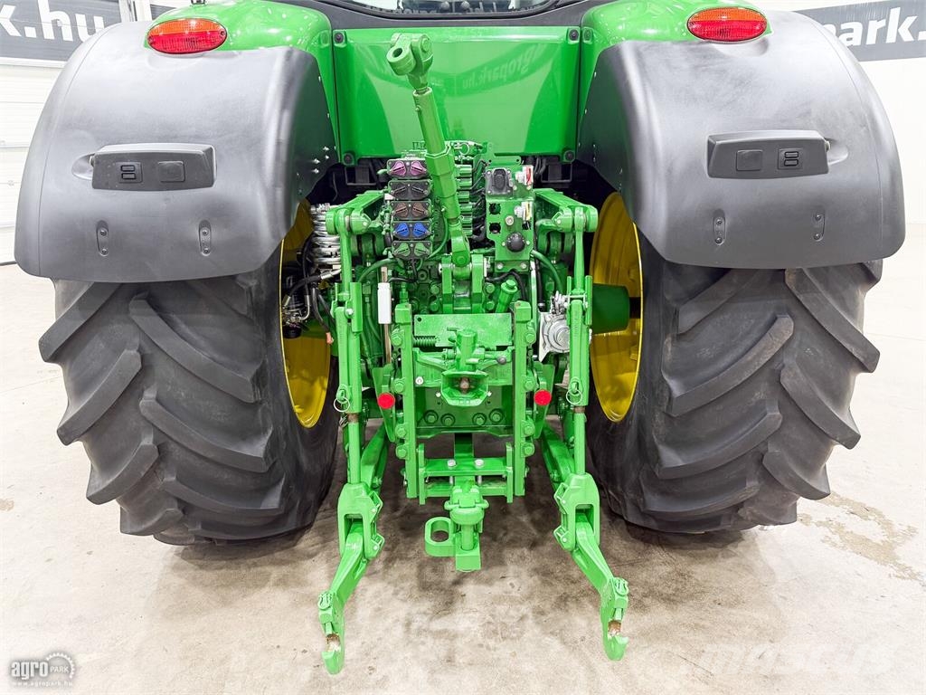John Deere 7230R e23 Powershift 40 km/h, rugózott híd, Active الجرارات