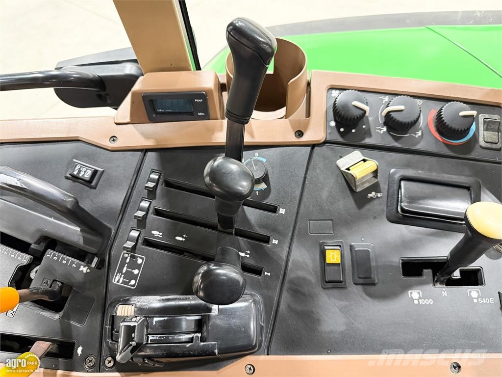 John Deere 7810 19/7 Powershift 40 km/h, légfék, 8,1 literes  الجرارات