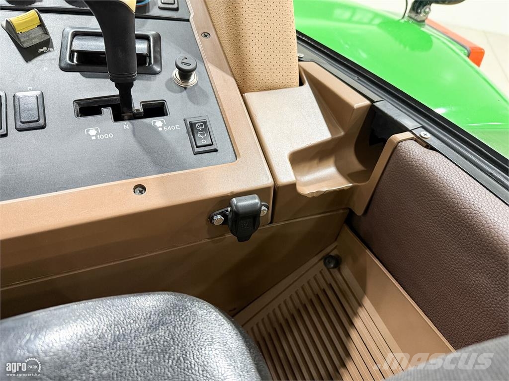 John Deere 7810 19/7 Powershift 40 km/h, légfék, 8,1 literes  الجرارات