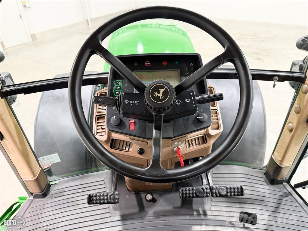 John Deere 7810 19/7 Powershift 40 km/h, légfék, 8,1 literes  الجرارات