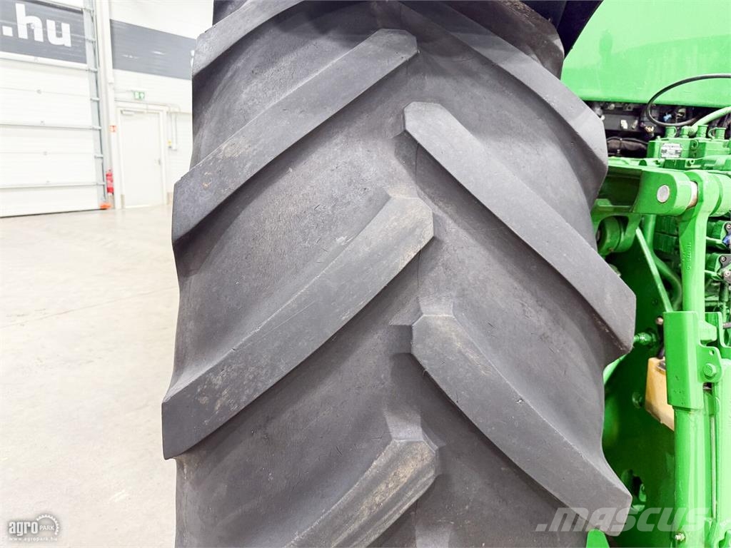 John Deere 8270R 16/5 Powershift 40 km/h, rugózott híd, rugóz الجرارات