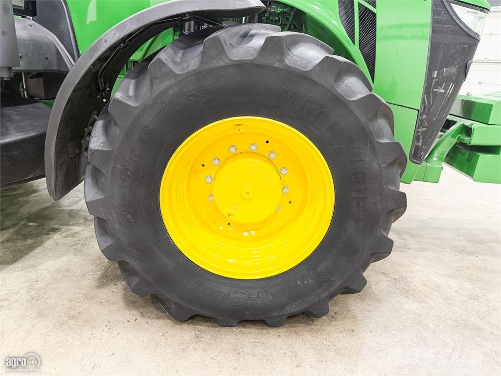 John Deere 8270R 16/5 Powershift 40 km/h, rugózott híd, rugóz الجرارات