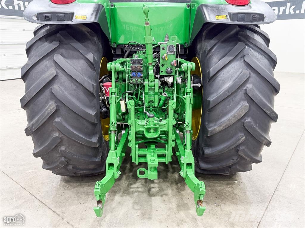 John Deere 8270R 16/5 Powershift 40 km/h, rugózott híd, rugóz الجرارات
