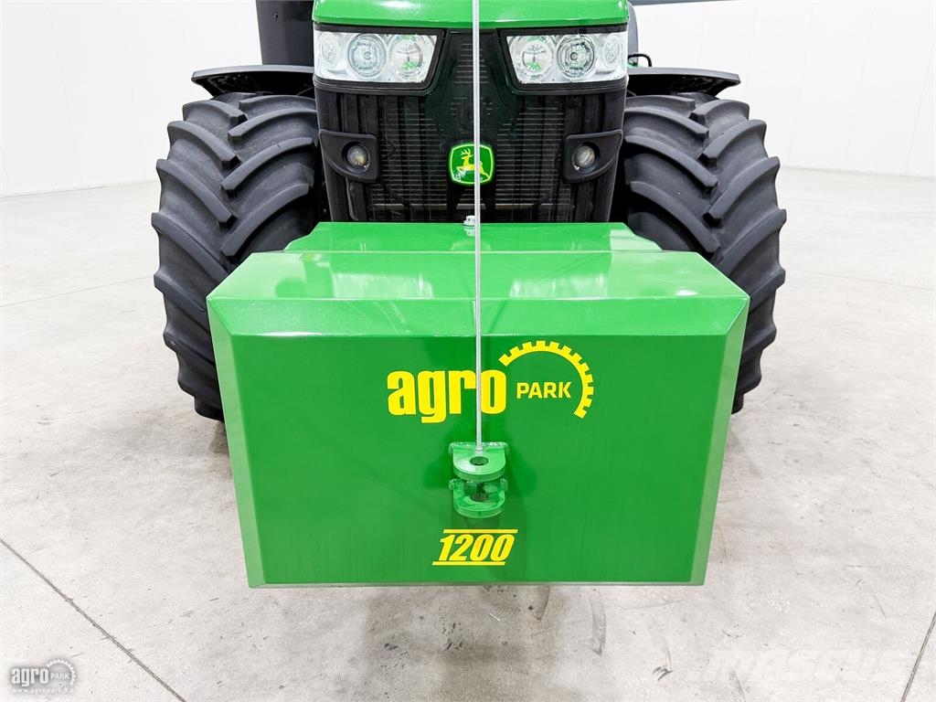 John Deere 8295R 16/5 Powershift 40 km/h váltó, rugózott híd, Traktoriai