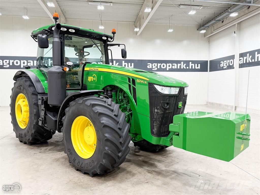 John Deere 8295R 16/5 Powershift 40 km/h váltó, rugózott híd, Traktoriai