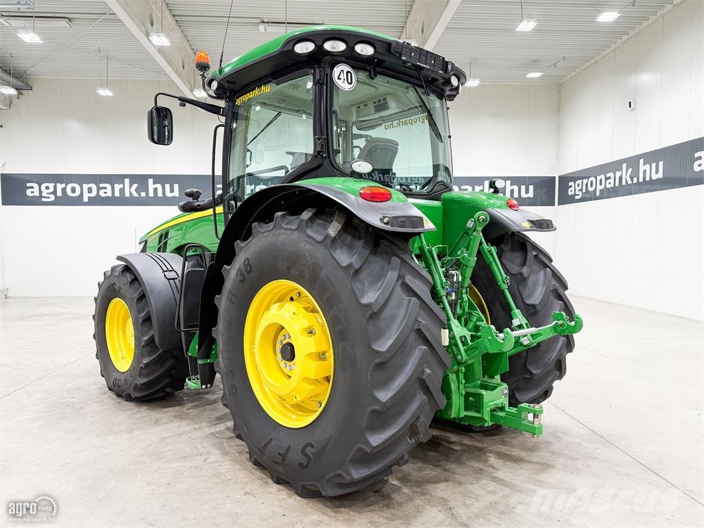 John Deere 8295R 16/5 Powershift 40 km/h váltó, rugózott híd, Traktoriai