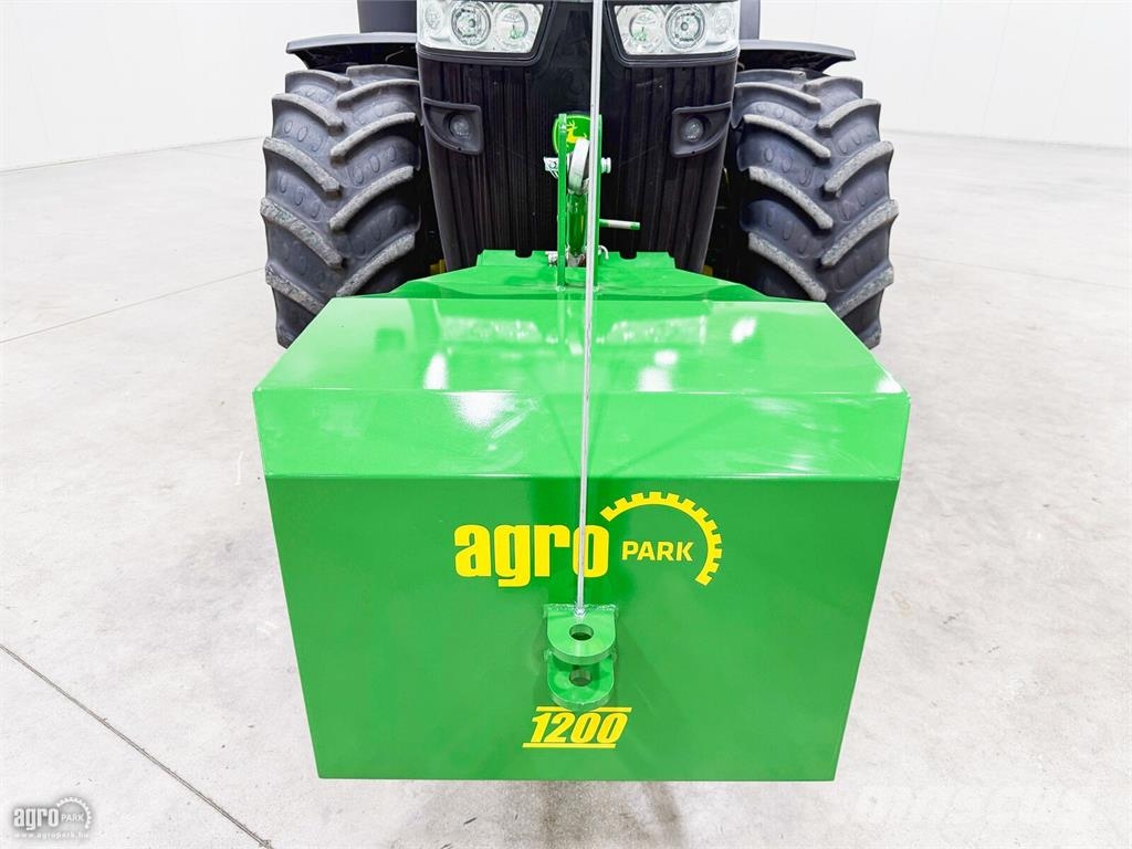 John Deere 8310R 16/5 Powershift 40 km/h váltó, ILS rugózott  الجرارات