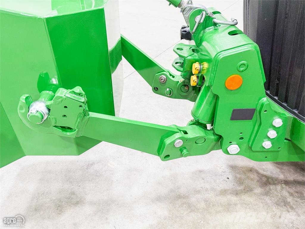 John Deere 8310R 16/5 Powershift 40 km/h váltó, ILS rugózott  الجرارات