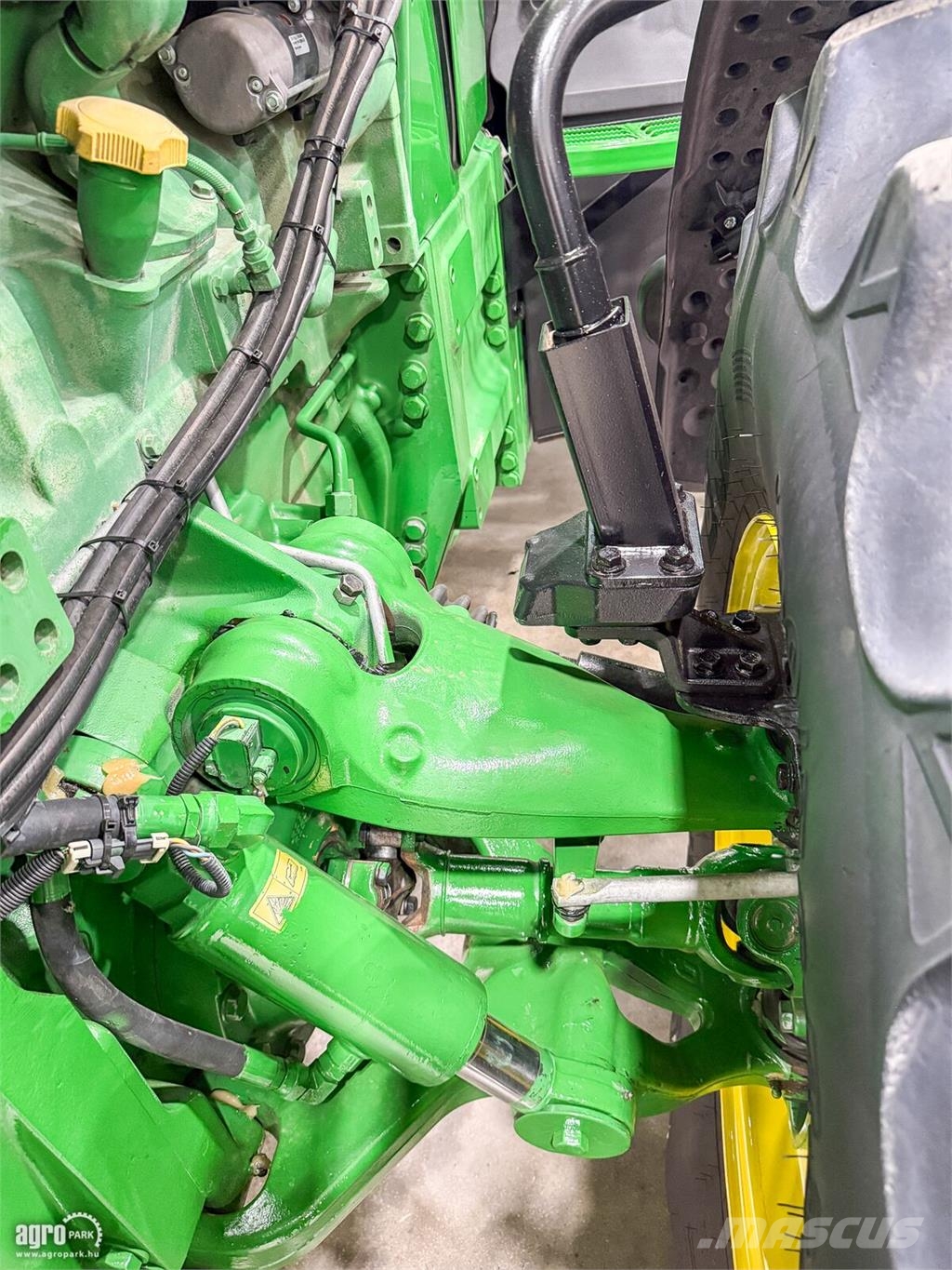 John Deere 8310R 16/5 Powershift 40 km/h váltó, ILS rugózott  الجرارات