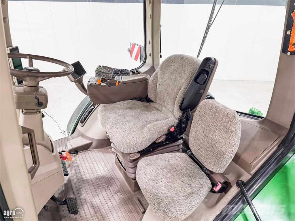 John Deere 8310R 16/5 Powershift 40 km/h váltó, ILS rugózott  الجرارات