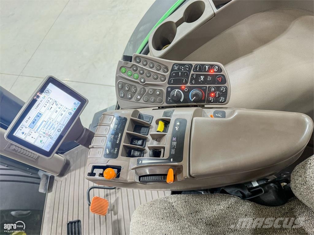 John Deere 8310R 16/5 Powershift 40 km/h váltó, ILS rugózott  الجرارات