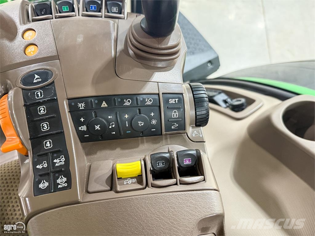John Deere 8400R e23 Powershift 50 km/h váltó, rugózott híd, Трактора
